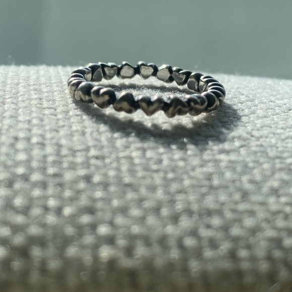 PANDORA Solid Band of Hearts Ring in Sterling Silver. - Picture 2 of 4
